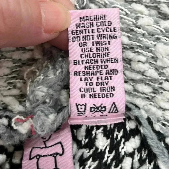 Love on a Hanger cowl neck short sleeve neutral colored high/ low hem sweater - Picture 6 of 8